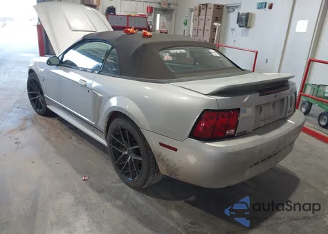 2000 Ford Mustang z USA, uszkodzony, nr VIN 1FAFP4443YF201822